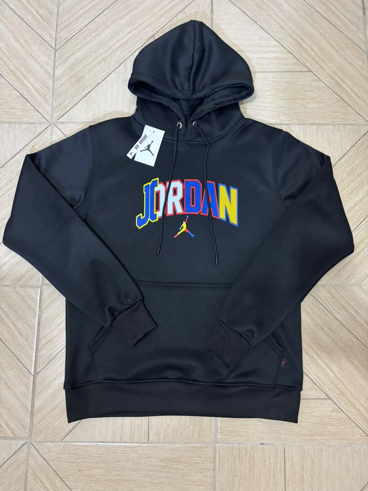 Sudadera con capucha Jordan negra con logo multicolor